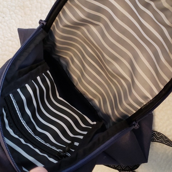 Dakine 6.5L mini backpack - Picture 4 of 5